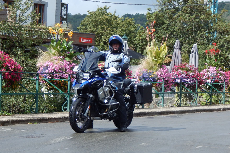 Motorrijbewijspoint Steenwijk examengarantie AVB en AVD